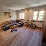 Klimaanlage, 5 Sterne Bahnhoftraum, Neu Zubuchbares Event, 333 Qm, 1200qm Garten, Virtueller Rundgang, Dachterrasse, Whirlpoolbadewanne
