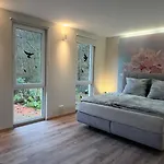 Klimaanlage, 5 Sterne Bahnhoftraum, Neu Zubuchbares Event, 333 Qm, 1200qm Garten, Virtueller Rundgang, Dachterrasse, Whirlpoolbadewanne Braunfels