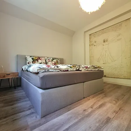 5 Sterne Bahnhoftraum Neu Zubuchbare Option Super Event, 333 Qm, 1200qm Garten, Virtueller Rundgang, Dachterrasse, Whirlpoolbadewanne Braunfels