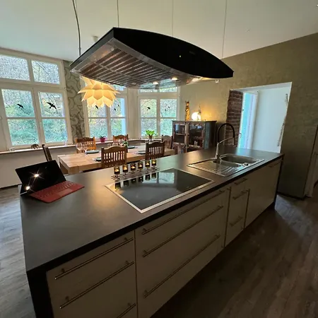 Villa Klimaanlage, 5 Sterne Bahnhoftraum, Neu Zubuchbares Event, 333 Qm, 1200qm Garten, Virtueller Rundgang, Dachterrasse, Whirlpoolbadewanne *