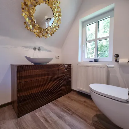 Willa Klimaanlage, 5 Sterne Bahnhoftraum, 333 Qm, 1200qm Garten, Virtueller Rundgang, Dachterrasse, Whirlpoolbadewanne Braunfels