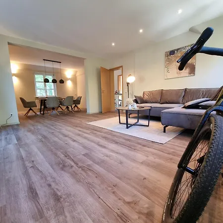 Villa Klimaanlage, 5 Sterne Bahnhoftraum, Neu Zubuchbares Event, 333 Qm, 1200qm Garten, Virtueller Rundgang, Dachterrasse, Whirlpoolbadewanne Braunfels