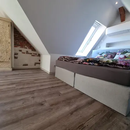 Vila Klimaanlage, 5 Sterne Bahnhoftraum, Neu Zubuchbares Event, 333 Qm, 1200qm Garten, Virtueller Rundgang, Dachterrasse, Whirlpoolbadewanne Braunfels