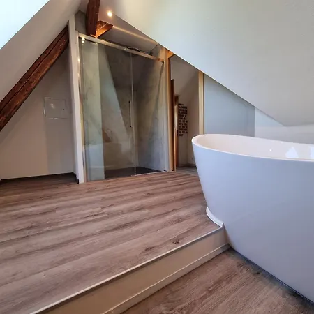 5 Sterne Bahnhoftraum Neu Zubuchbare Option Super Event, 333 Qm, 1200qm Garten, Virtueller Rundgang, Dachterrasse, Whirlpoolbadewanne