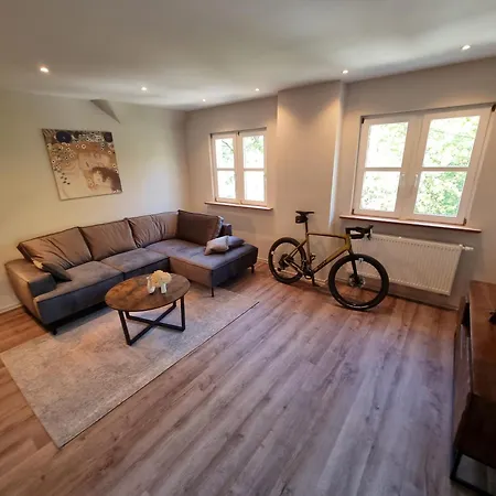 5 Sterne Bahnhoftraum Neu Zubuchbare Option Super Event, 333 Qm, 1200qm Garten, Virtueller Rundgang, Dachterrasse, Whirlpoolbadewanne