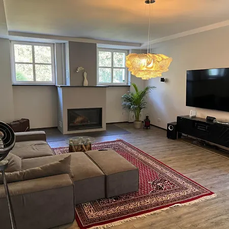 Willa Klimaanlage, 5 Sterne Bahnhoftraum, 333 Qm, 1200qm Garten, Virtueller Rundgang, Dachterrasse, Whirlpoolbadewanne Braunfels