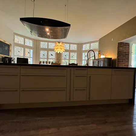 Klimaanlage, 5 Sterne Bahnhoftraum, 333 Qm, 1200qm Garten, Virtueller Rundgang, Dachterrasse, Whirlpoolbadewanne Braunfels