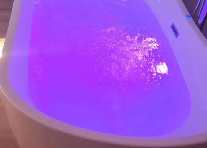 Klimaanlage, 5 Sterne Bahnhoftraum, Neu Zubuchbares Event, 333 Qm, 1200qm Garten, Virtueller Rundgang, Dachterrasse, Whirlpoolbadewanne Braunfels