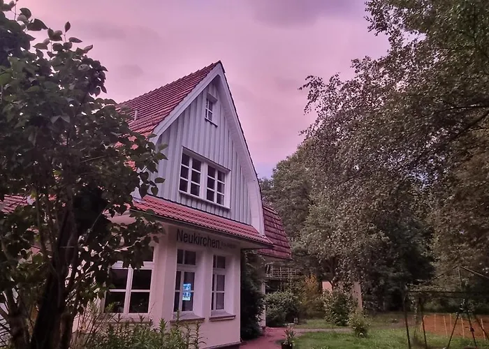 Klimaanlage, 5 Sterne Bahnhoftraum, Neu Zubuchbares Event, 333 Qm, 1200qm Garten, Virtueller Rundgang, Dachterrasse, Whirlpoolbadewanne Braunfels