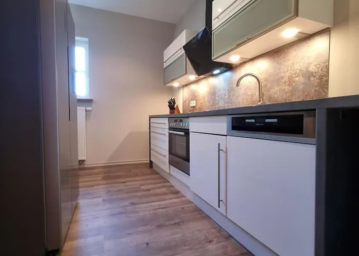 Vila Klimaanlage, 5 Sterne Bahnhoftraum, Neu Zubuchbares Event, 333 Qm, 1200qm Garten, Virtueller Rundgang, Dachterrasse, Whirlpoolbadewanne Braunfels