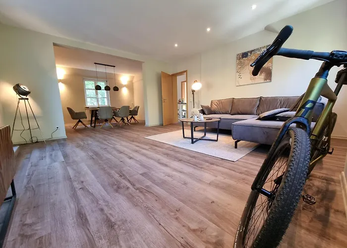 Vila Klimaanlage, 5 Sterne Bahnhoftraum, Neu Zubuchbares Event, 333 Qm, 1200qm Garten, Virtueller Rundgang, Dachterrasse, Whirlpoolbadewanne Braunfels