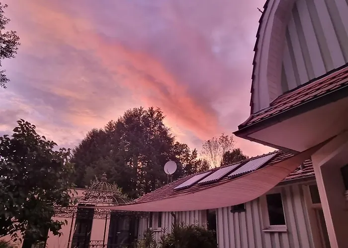 Vila Klimaanlage, 5 Sterne Bahnhoftraum, Neu Zubuchbares Event, 333 Qm, 1200qm Garten, Virtueller Rundgang, Dachterrasse, Whirlpoolbadewanne *