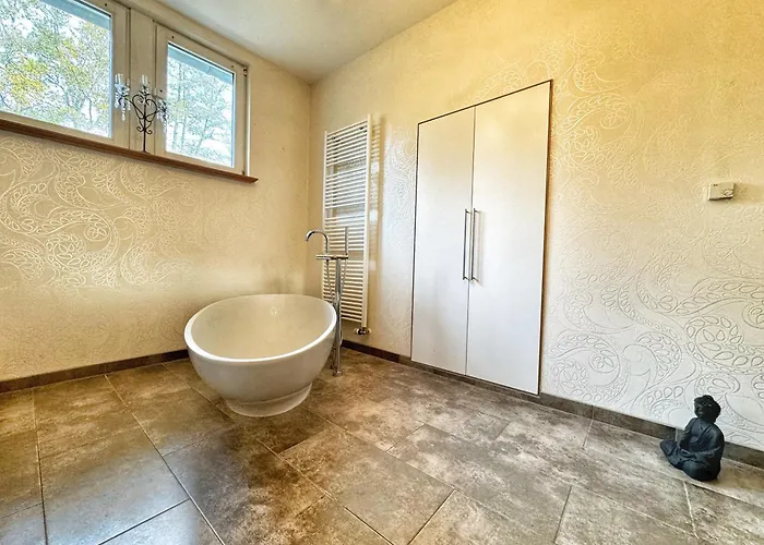 Klimaanlage, 5 Sterne Bahnhoftraum, Neu Zubuchbares Event, 333 Qm, 1200qm Garten, Virtueller Rundgang, Dachterrasse, Whirlpoolbadewanne Braunfels