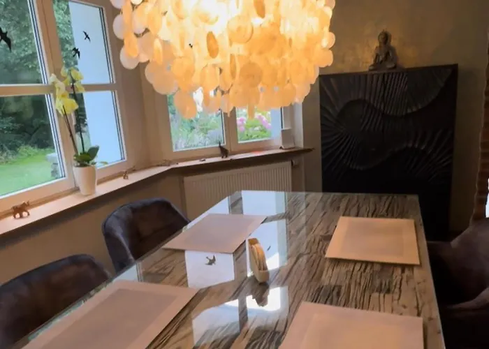 Vila Klimaanlage, 5 Sterne Bahnhoftraum, Neu Zubuchbares Event, 333 Qm, 1200qm Garten, Virtueller Rundgang, Dachterrasse, Whirlpoolbadewanne *