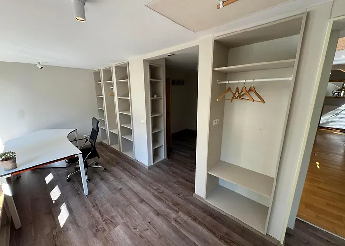 Klimaanlage, 5 Sterne Bahnhoftraum, Neu Zubuchbares Event, 333 Qm, 1200qm Garten, Virtueller Rundgang, Dachterrasse, Whirlpoolbadewanne Vila