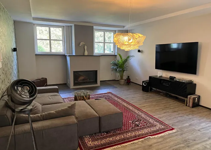 Vila Klimaanlage, 5 Sterne Bahnhoftraum, Neu Zubuchbares Event, 333 Qm, 1200qm Garten, Virtueller Rundgang, Dachterrasse, Whirlpoolbadewanne Braunfels