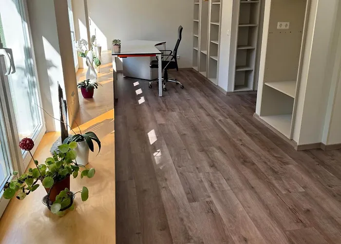 Klimaanlage, 5 Sterne Bahnhoftraum, Neu Zubuchbares Event, 333 Qm, 1200qm Garten, Virtueller Rundgang, Dachterrasse, Whirlpoolbadewanne *